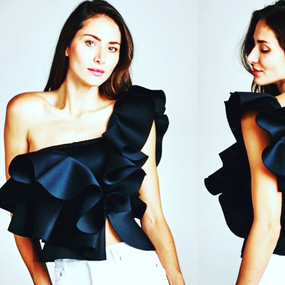 ✨ One Shoulder Ruffled Blouse - Picture 2 of 3